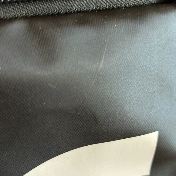 North Face unisex backpack in black, used with some minor flaws - Picture 7 of 7